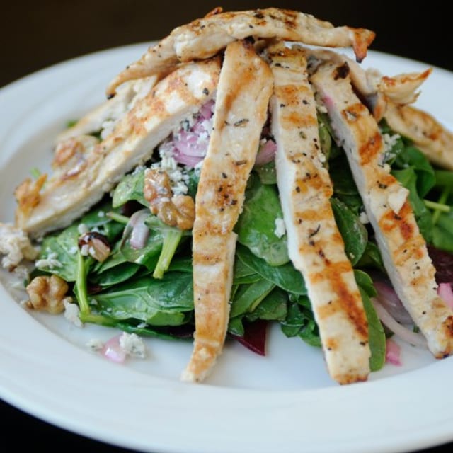 Insalata alla Vivoli con Pollo alla griglia.