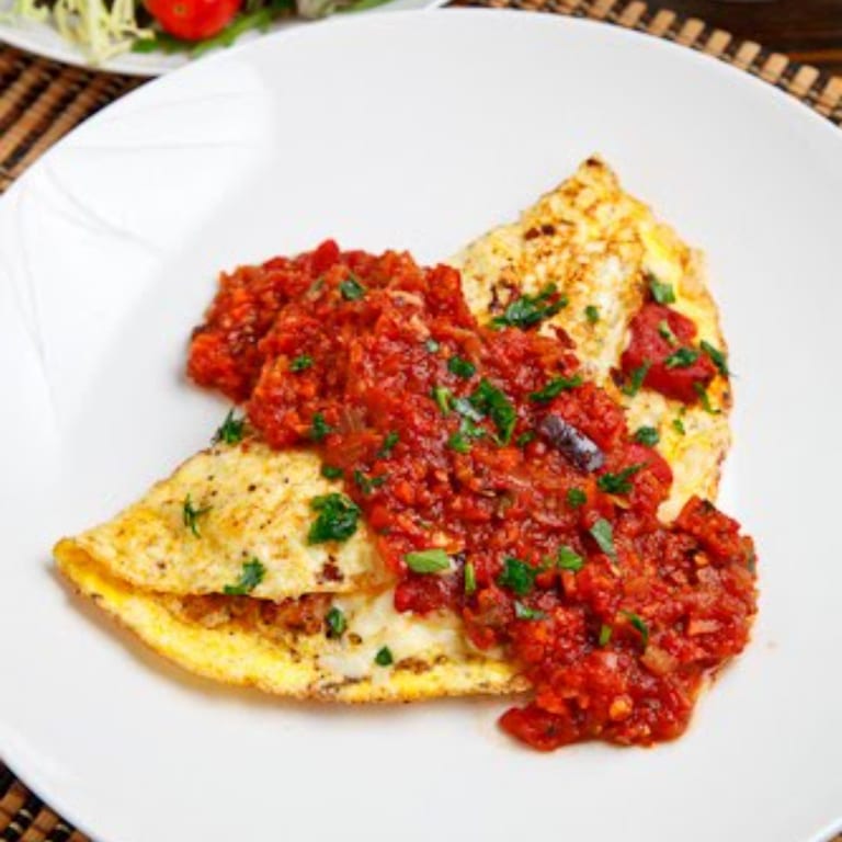 Omelette con Salsiccia e Cipolla